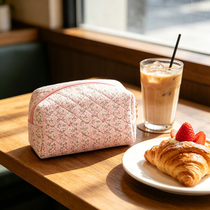 🌸 Beauty Organizer | Quilted Floral Fabric | Charming Travel Cosmetic Bag